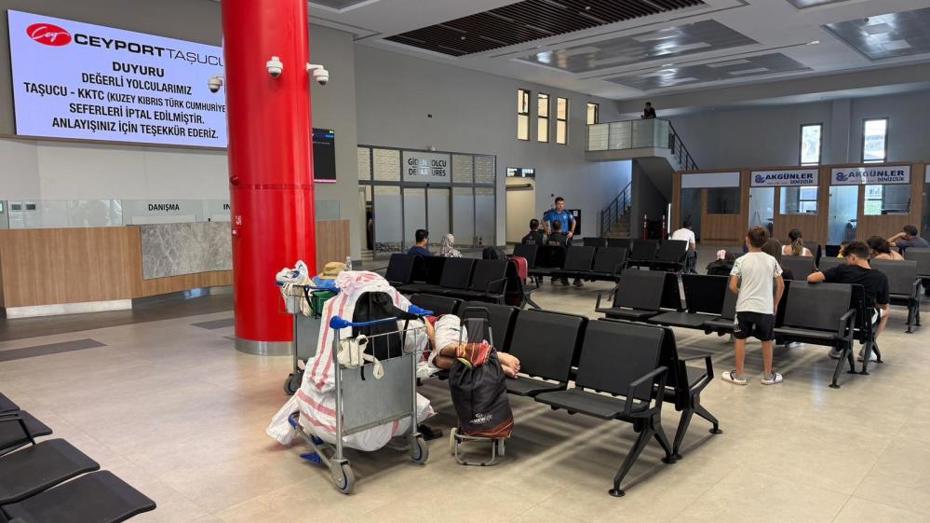 Mersin-Girne Feribot Seferleri Gelişen Olaylar Nedeniyle Durdu