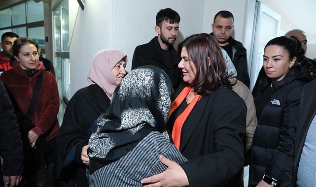 Aydın Büyükşehir Belediye Başkanı Özlem Çerçioğlu, Çakırbeyli İlçesi’nde vatandaşlarla iftarda buluştu – GÜNDEM
