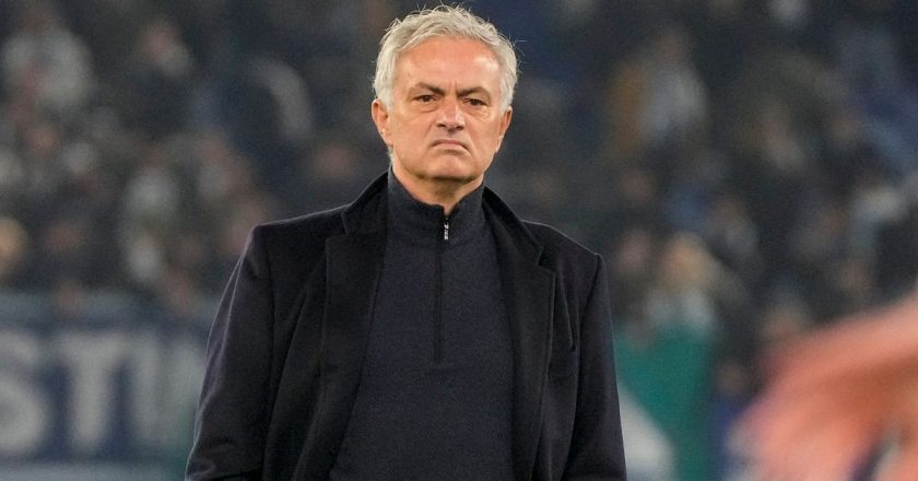 Roma, teknik direktör José Mourinho’yu kovdu