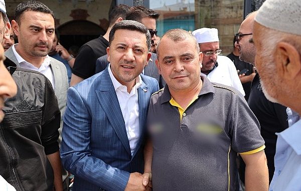 Restorasyon çalışmaları tamamlanan Aşağı Bekdik Camisi’nde cuma namazını kılan Nevşehir Belediye Başkanı Rasim Arı, namazın ardından güvenli dağıtıma katıldı – GÜNDEM