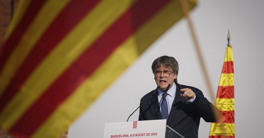 Katalan ayrılıkçı lider Puigdemont, tutuklama kararına rağmen İspanya’da