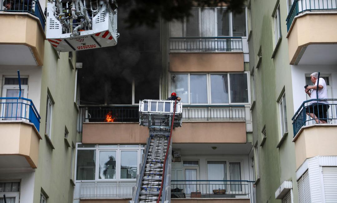 Fire-Mahsur-Kalan-6-Kisi-Brekon -_73223_216583