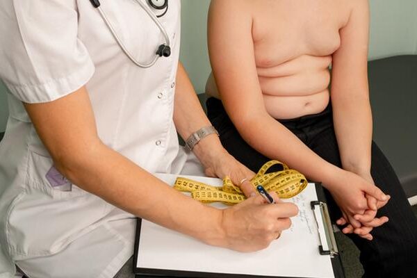 Çocuklarda obezite alarmı! Uzmanlar uyarıyor: “Eskiden nadirdi, şimdi küçük yaşta Tip 2 Diyabet arttı”