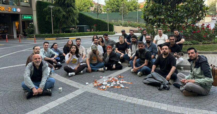 KRT emekçilerinin direnişi sürüyor: Bayramın üçüncü gününe dayanışmaya çağrısı – Son Dakika Türkiye Haberleri