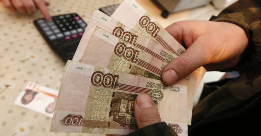 Rusya’da şirketlerin döviz satma zorunluluğu iptal edildi