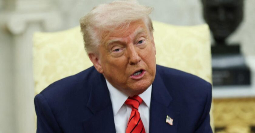 Trump'tan Venezeula'ya 'uçaklarınızı düşürürüz' tehdidi