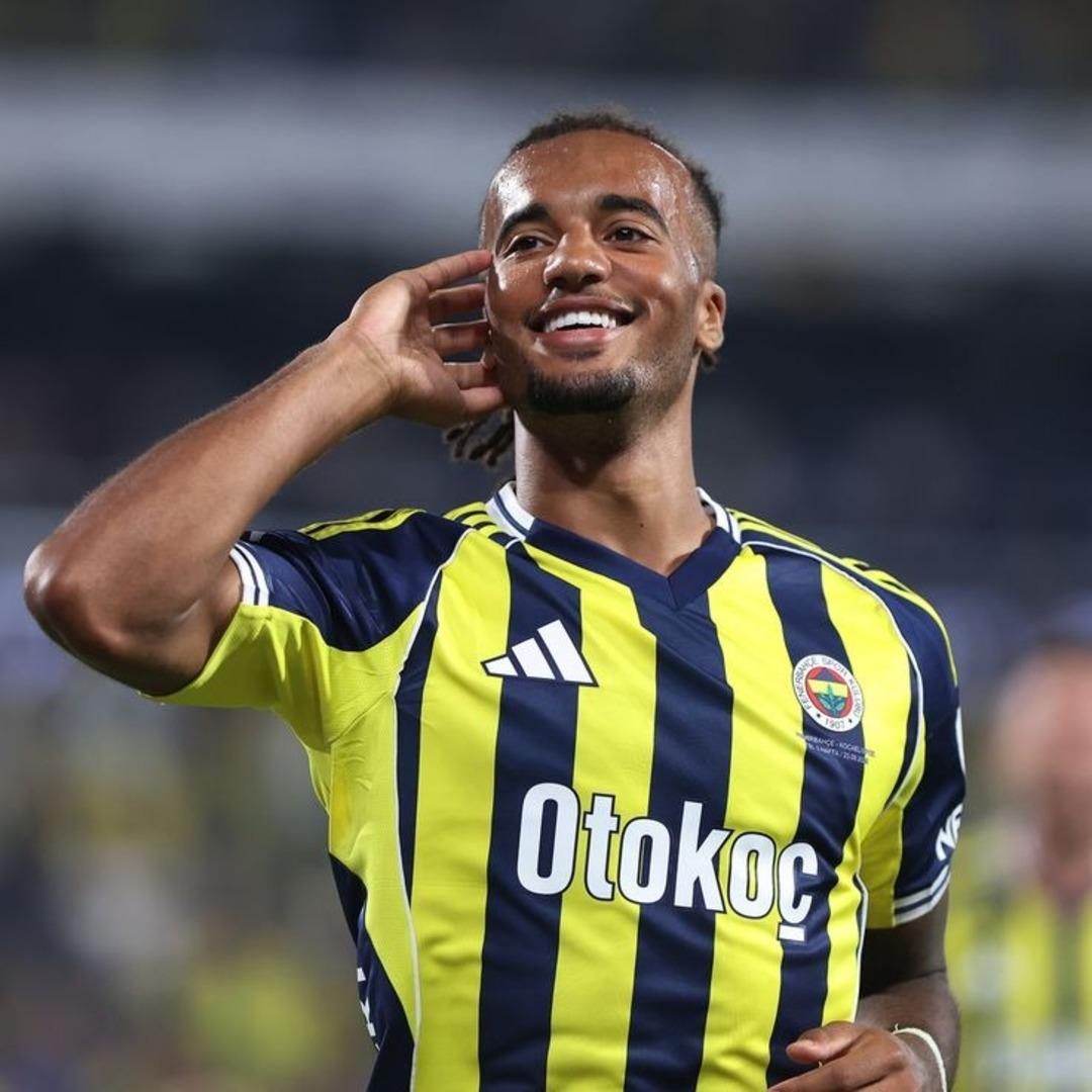 F.Bahçe'nin ihraç gerekçesi ortaya çıktı! İrfan Can Kahveci ile Archie Brown arasında Samsunspor maçı sonrası tartışma iddiaları... 2