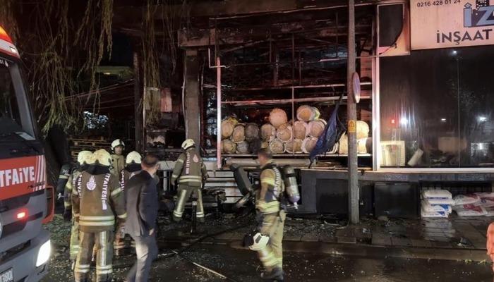 Ümraniye’de nalbur dükkanında çıkan yangın korkuttu