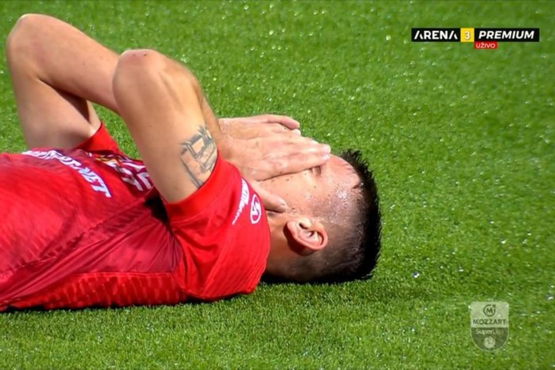 Takımı sahadayken kalp krizi geçirdi! Ünlü teknik adam hayatını kaybetti, futbolcular sinir krizi geçirdi