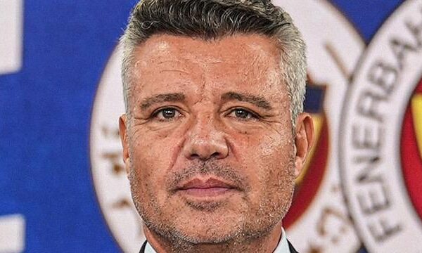 Fenerbahçe, 5 futbolcu ile aynı anda sözleşme imzaladı