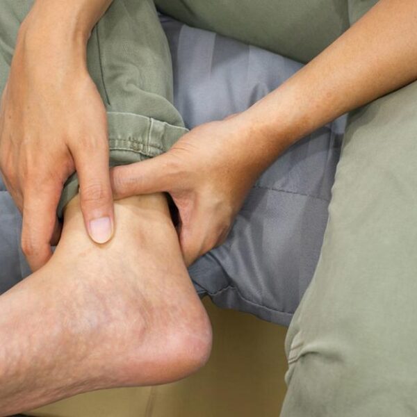 Akciğer kanserinin ipucu: Bacak ve ayaklarda belirtiler görülüyor