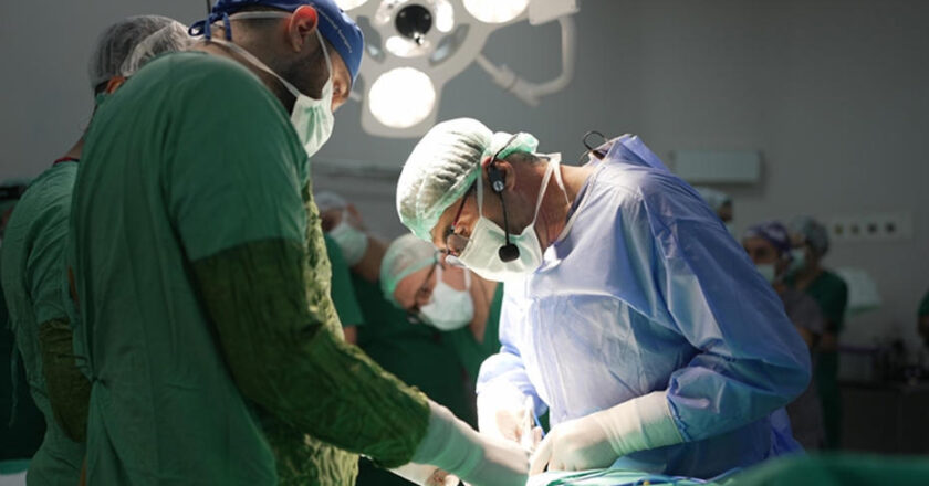 Sürekli ağlayan çocuğun sırrı hastanede açığa çıktı: Toplu iğne yutmuş!