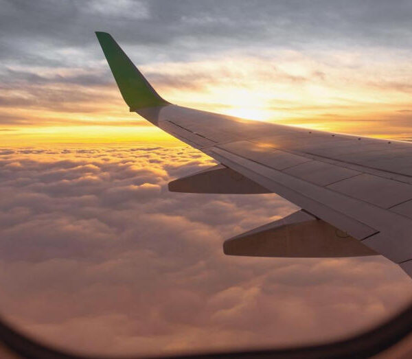 Karadağ’ın vize politikası uçuşları etkiledi